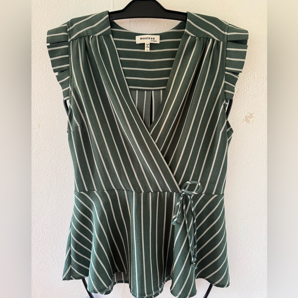 Green summer swoosh top!